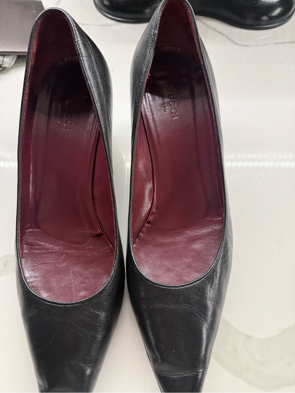 Gucci Black Leather Pumps with Burgundy Interior